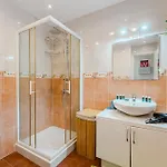 Cristianos With Large Terrace & Heated Pool Daire