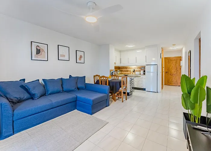 Cristianos With Large Terrace & Heated Pool