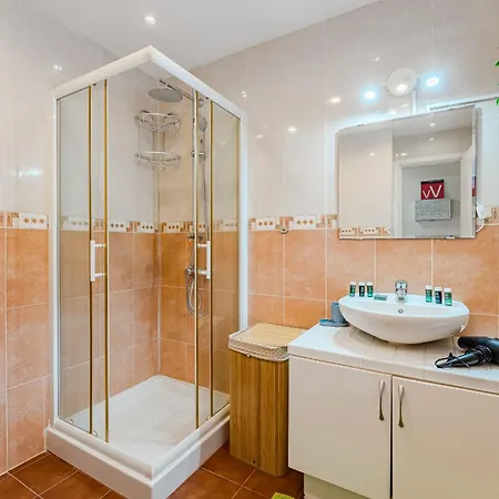 Cristianos With Large Terrace & Heated Pool Apartament