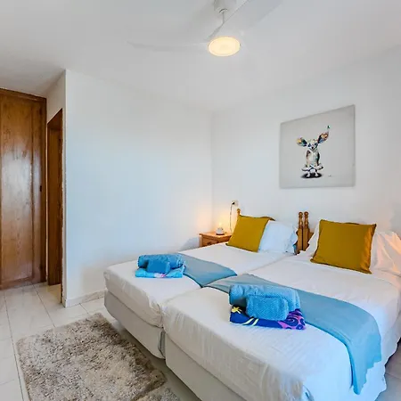 Appartement Cristianos With Large Terrace & Heated Pool