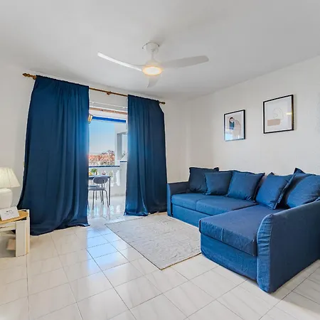 Cristianos With Large Terrace & Heated Pool