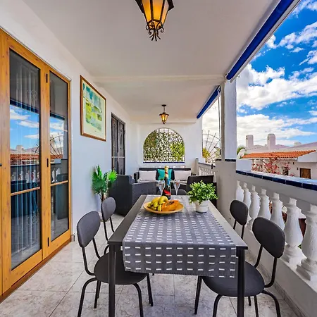 Cristianos With Large Terrace & Heated Pool *