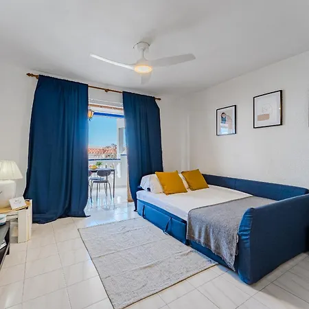 Cristianos With Large Terrace & Heated Pool דירה