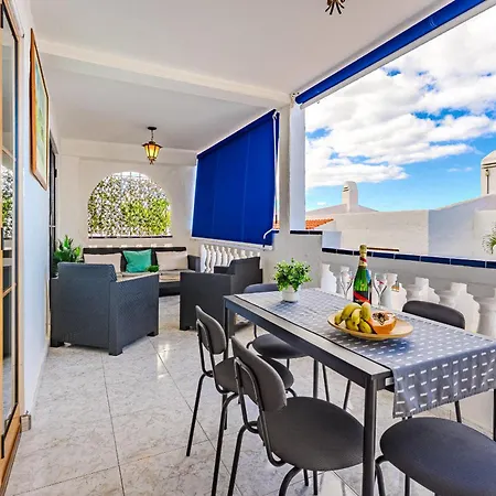 Cristianos With Large Terrace & Heated Pool *