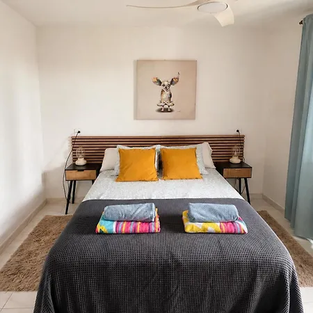 Cristianos With Large Terrace & Heated Pool Apartamento *