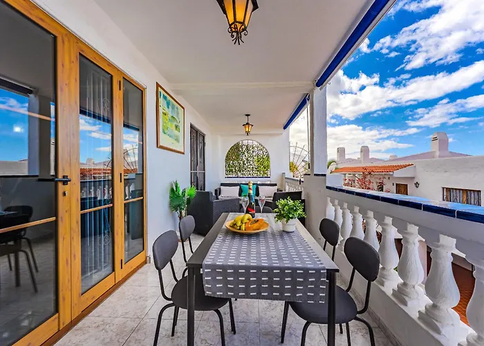 Cristianos With Large Terrace & Heated Pool *