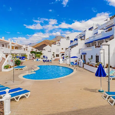 Cristianos With Large Terrace & Heated Pool Los Cristianos